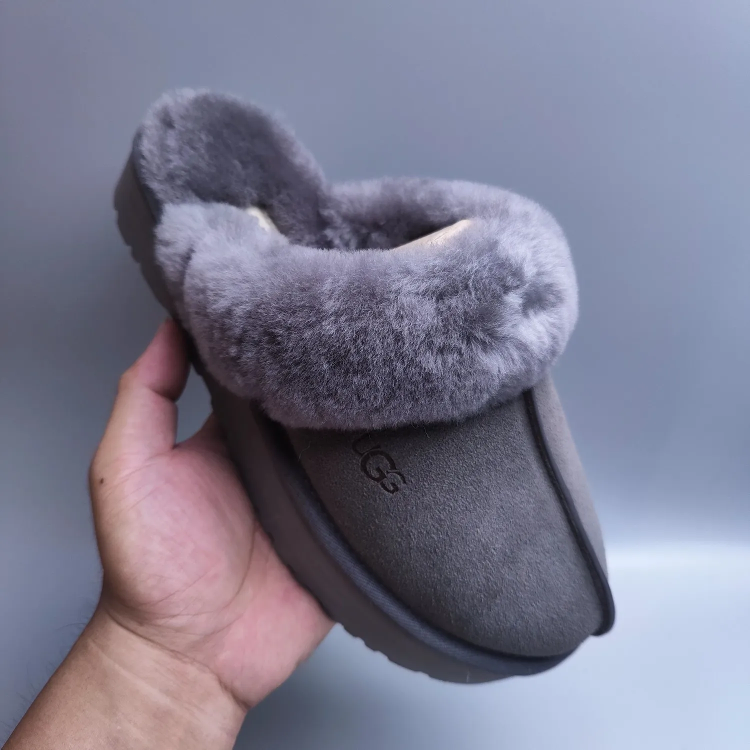 💰440 UGG sheepskin all-in-one snow boots 2550 🔥Thick-soled wool slippers (star slippers plus version) are comfortable and can be worn at home. Wool slippers can be worn outside. Split cow upper, Longfeng moccasin wool lining. The original three-layer combination outsole is light and comfortable on the foot. Only the top version is made. The oil edge craftsmanship is exquisite! Color: maroon gray sand antelope brown black code number: 35-41